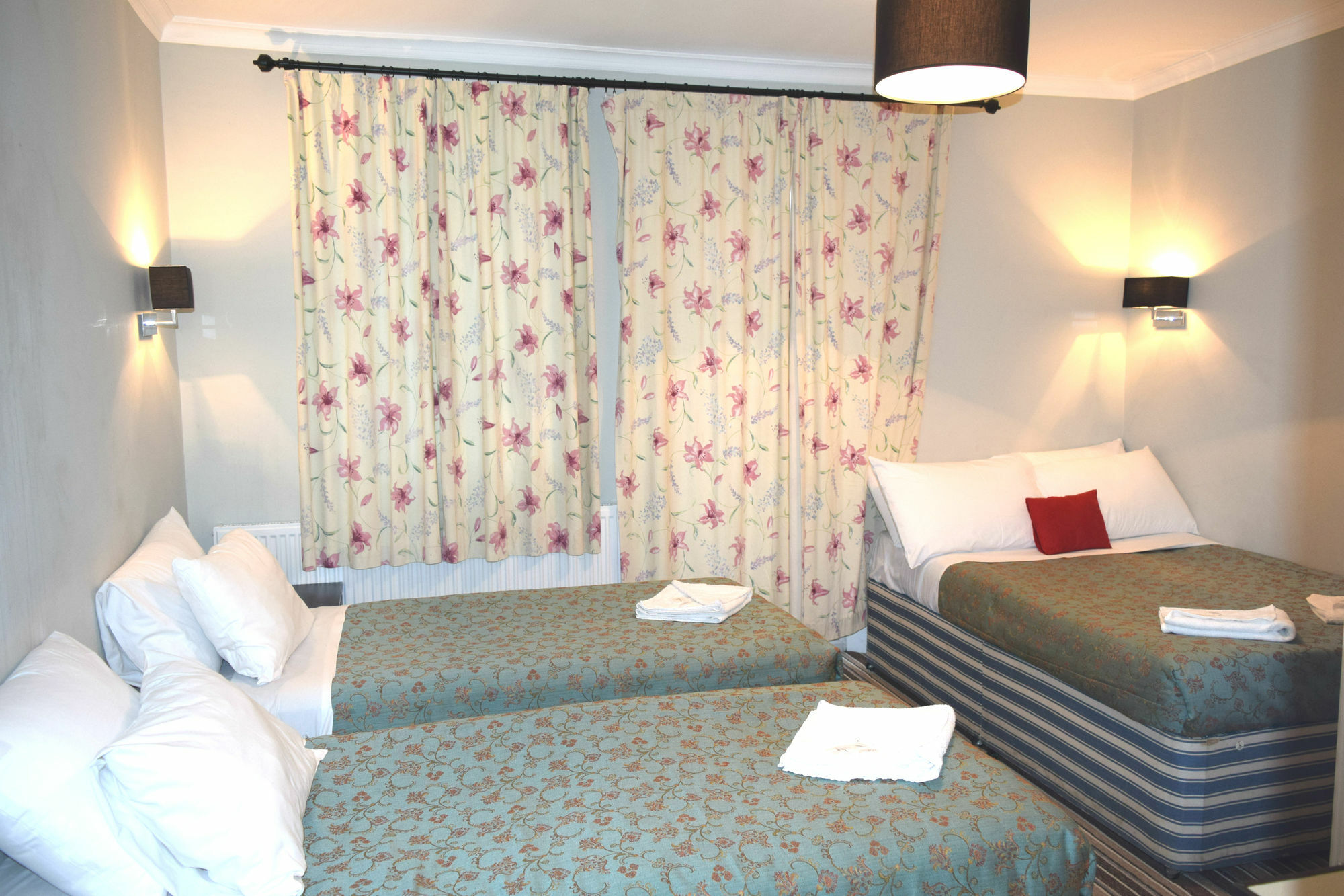 Hotel Plaza 2*