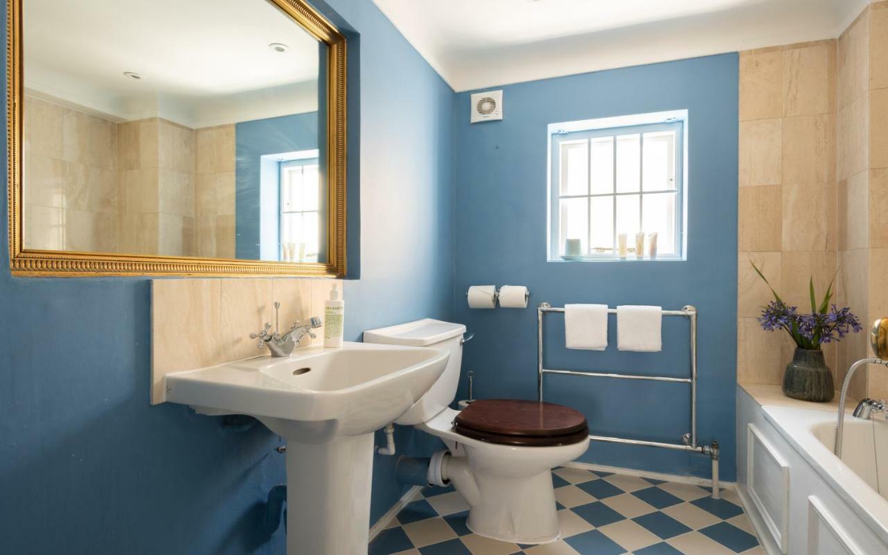 The King's Road Escape - Modern 2bdr Townhouse With Rooftop Terrace *