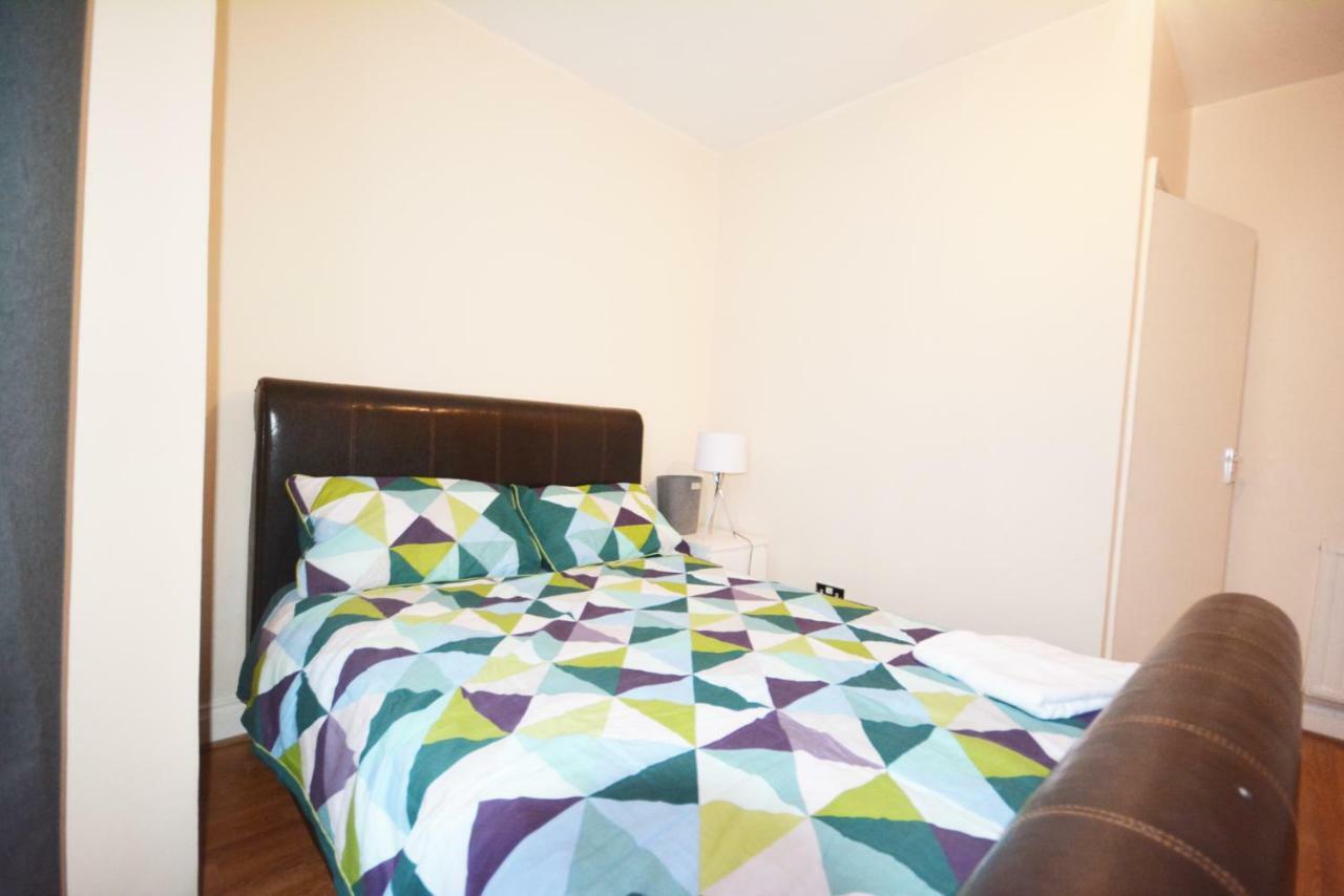 Zone 2 Three Bedroom * Londres