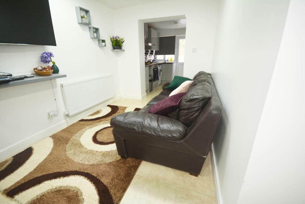Zone 2 Three Bedroom Apartamento *