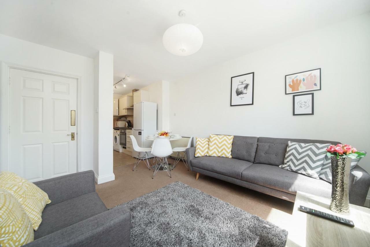 2 Bed Cosy In Fitzrovia Free Wifi By Aparts Apartment *