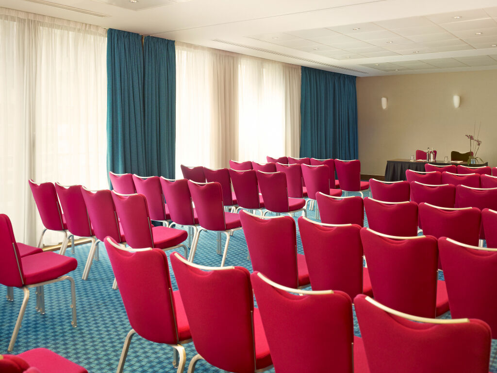 Hotel Park Plaza County Hall 4*