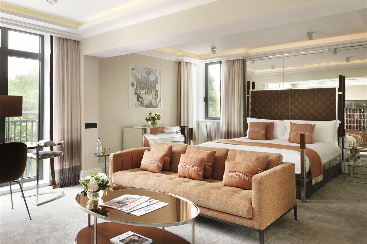 The Athenaeum & Residences 5*