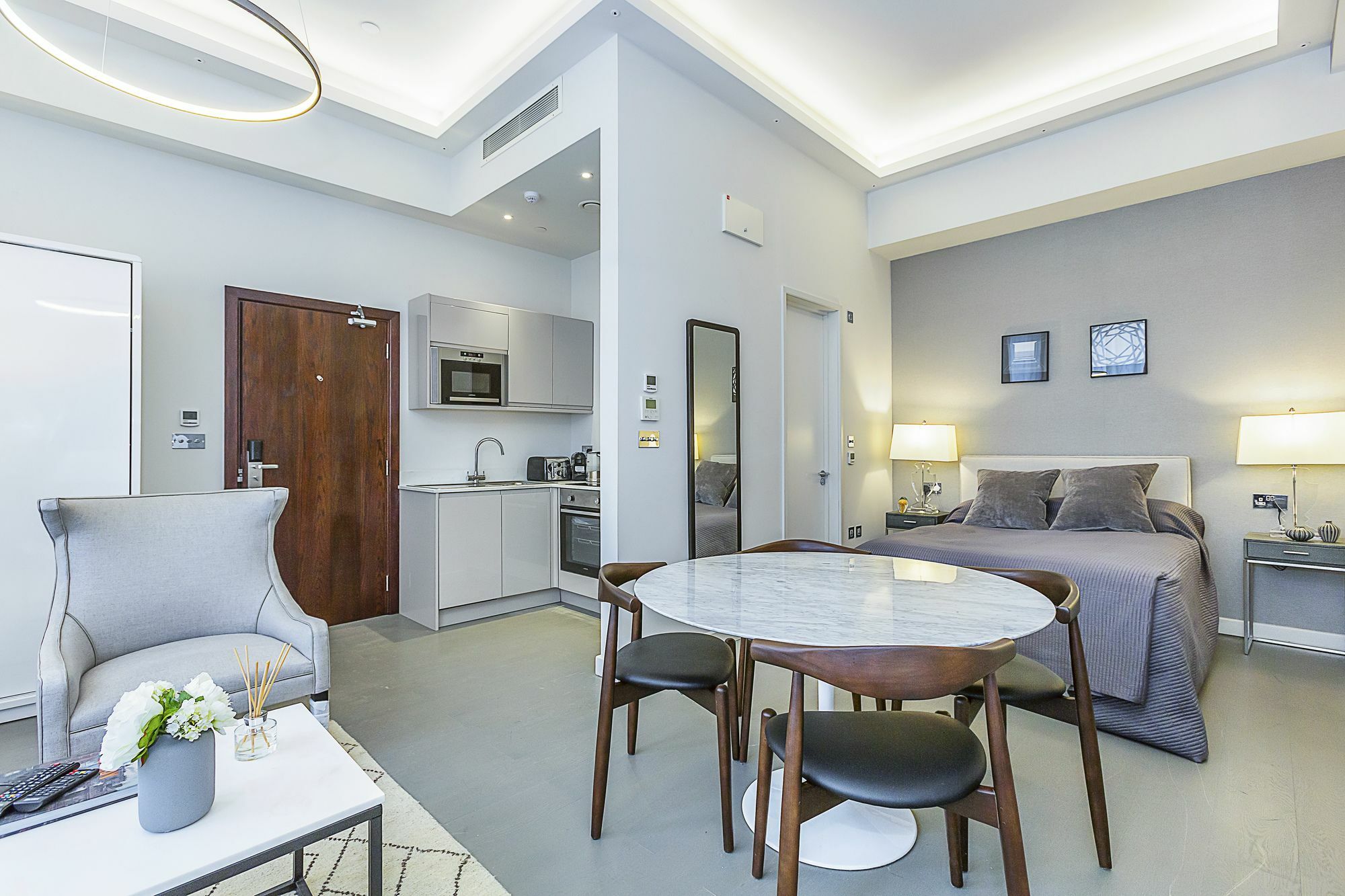 Apartment Bshan London