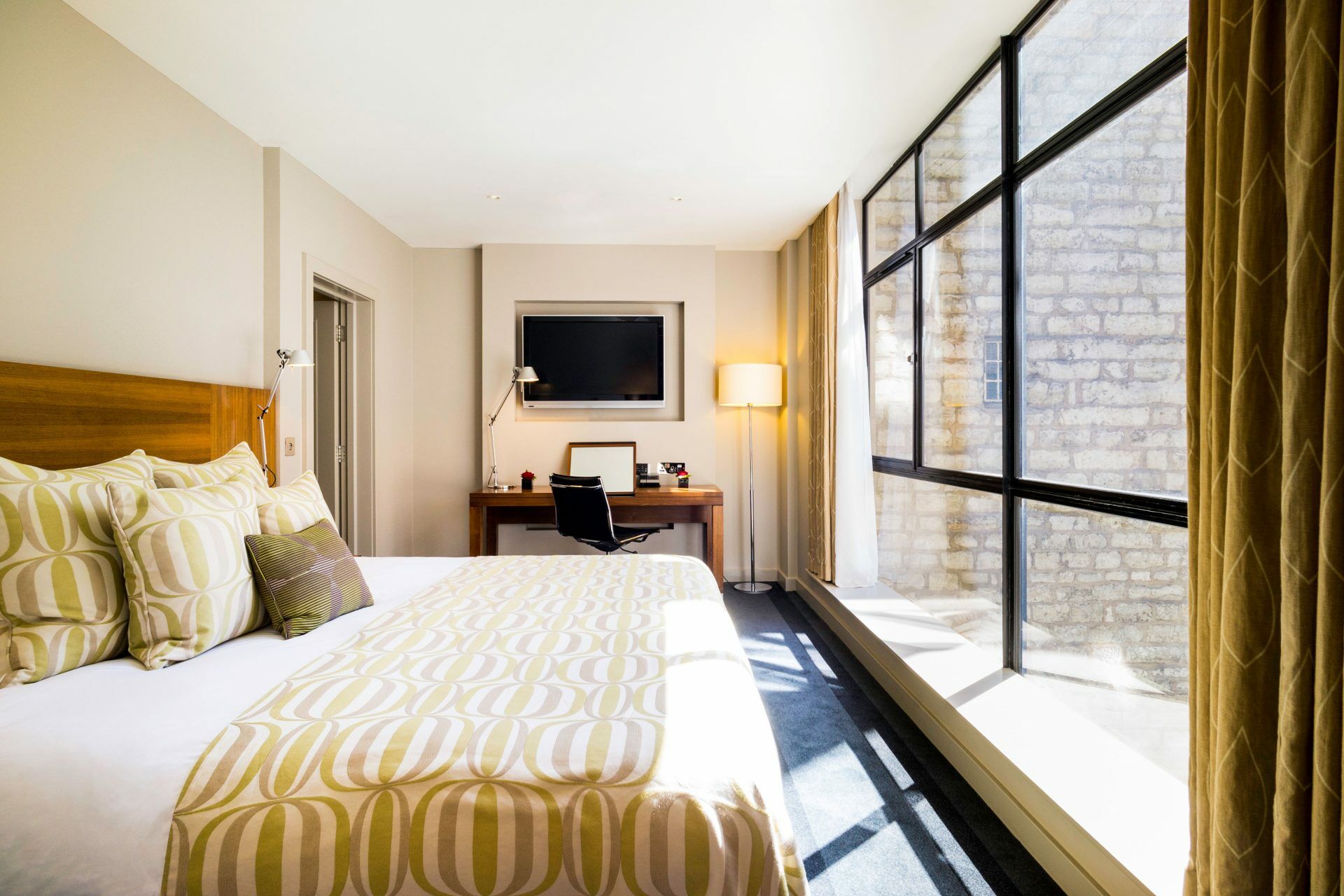 Apex Of 4* London