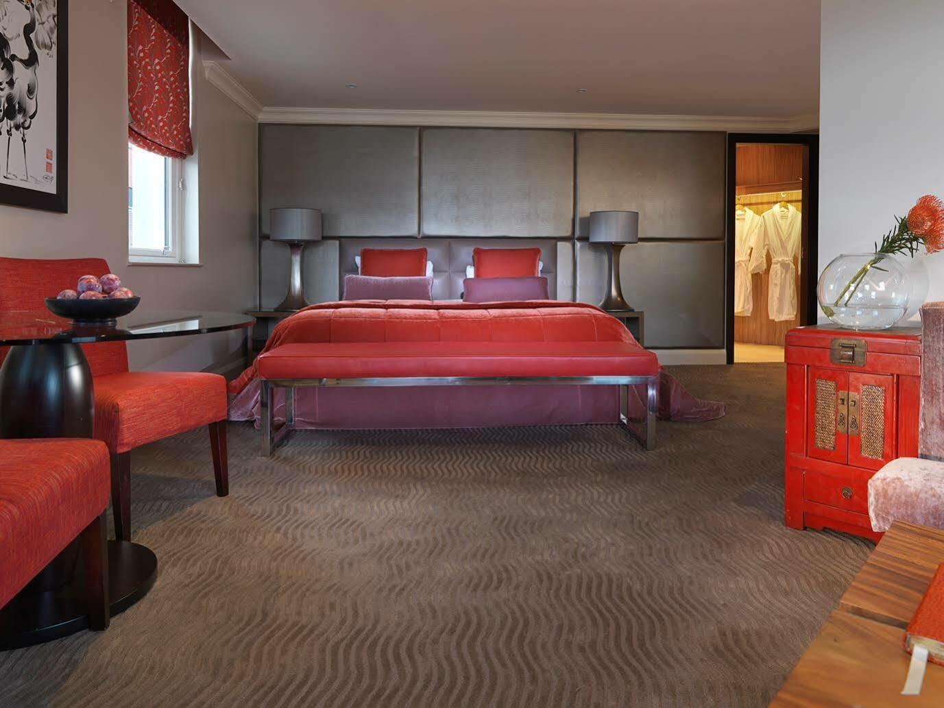 Radisson Blu Hotel, Mercer Street 5* London