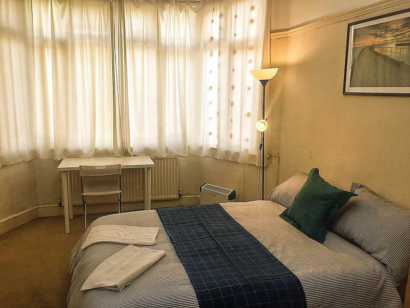 Cleveland Park House 3*
