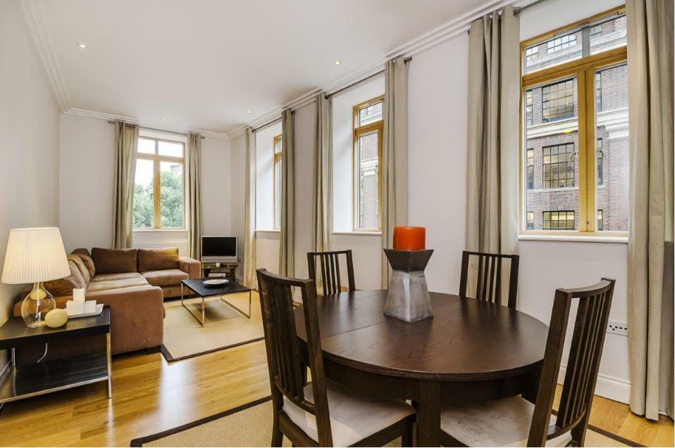 Westminster Luxury Apartment