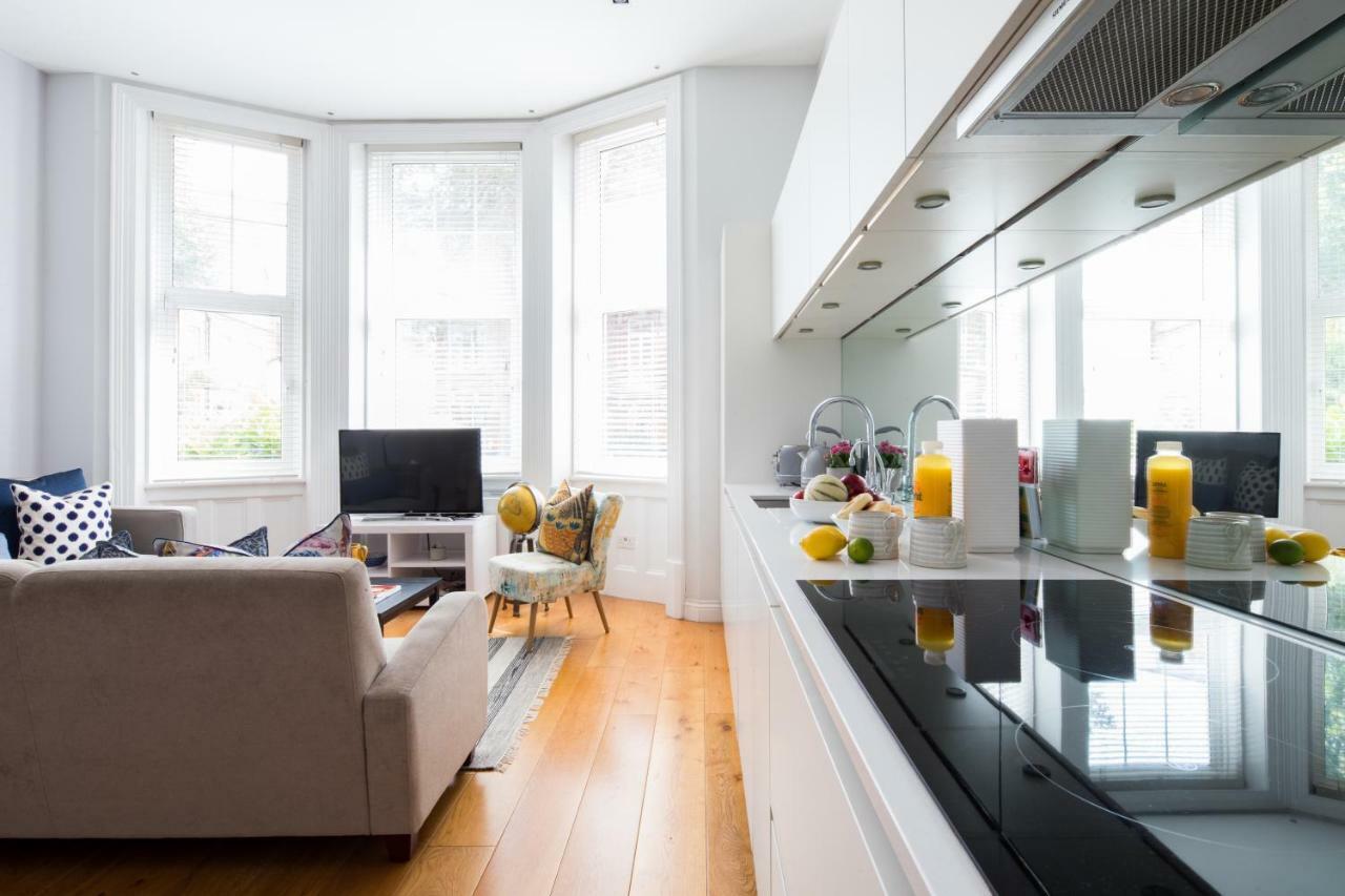 Kensington Court By Lime Street * London