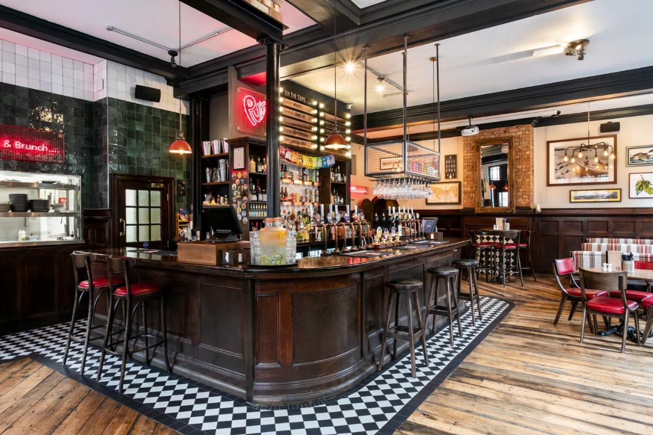 Hostel Publove @ The Rose & Crown London