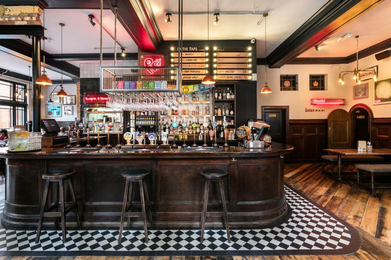Albergue Publove @ The Rose & Crown Londres