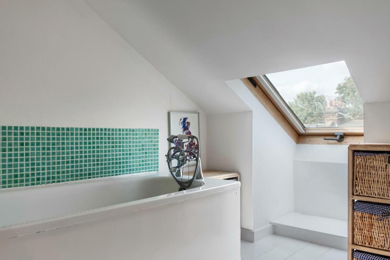 Veeve - Beautiful Interiors On A Battersea Crescent London