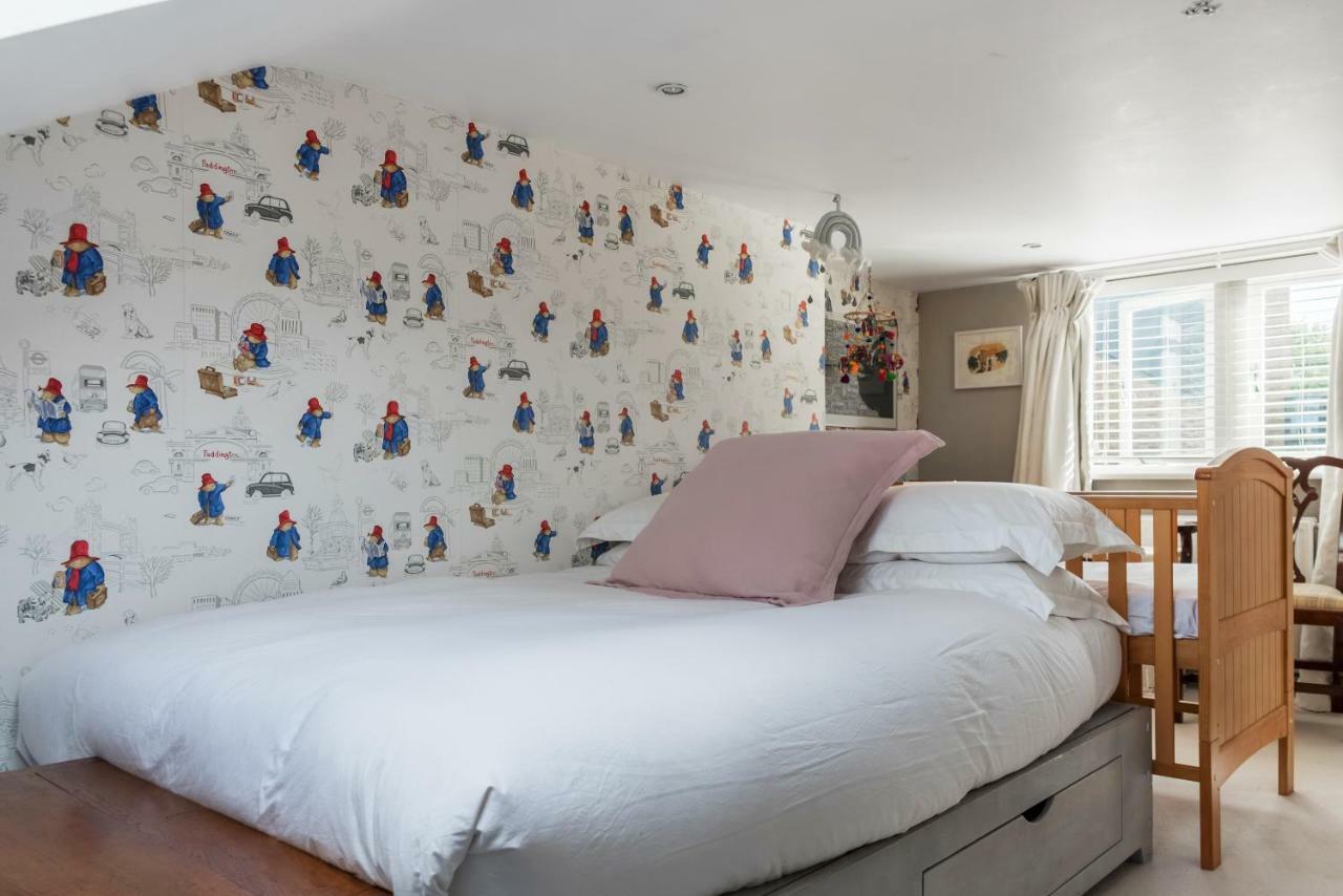 Veeve - Beautiful Interiors On A Battersea Crescent Holiday home *