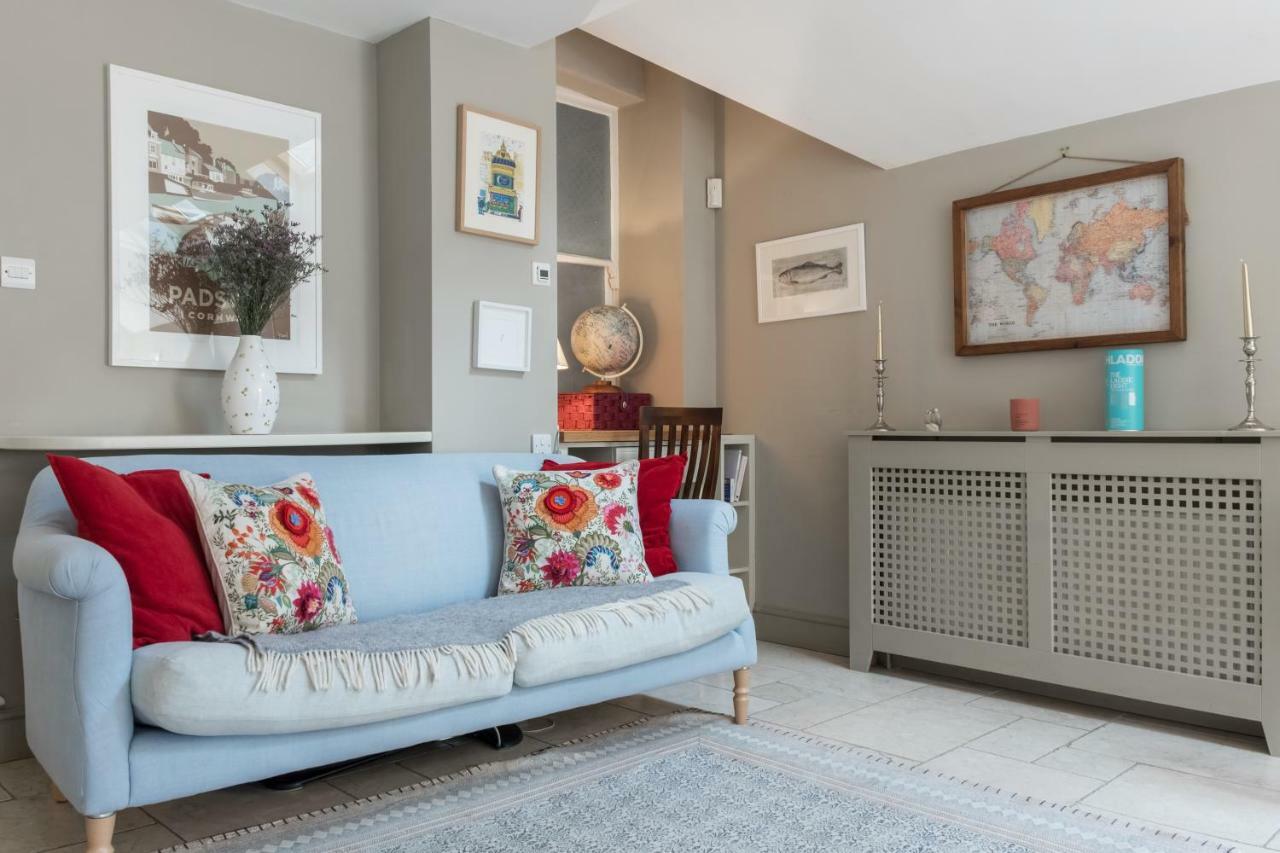 Veeve - Beautiful Interiors On A Battersea Crescent London