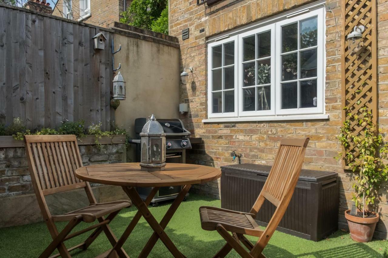 Veeve - Beautiful Interiors On A Battersea Crescent Holiday home *