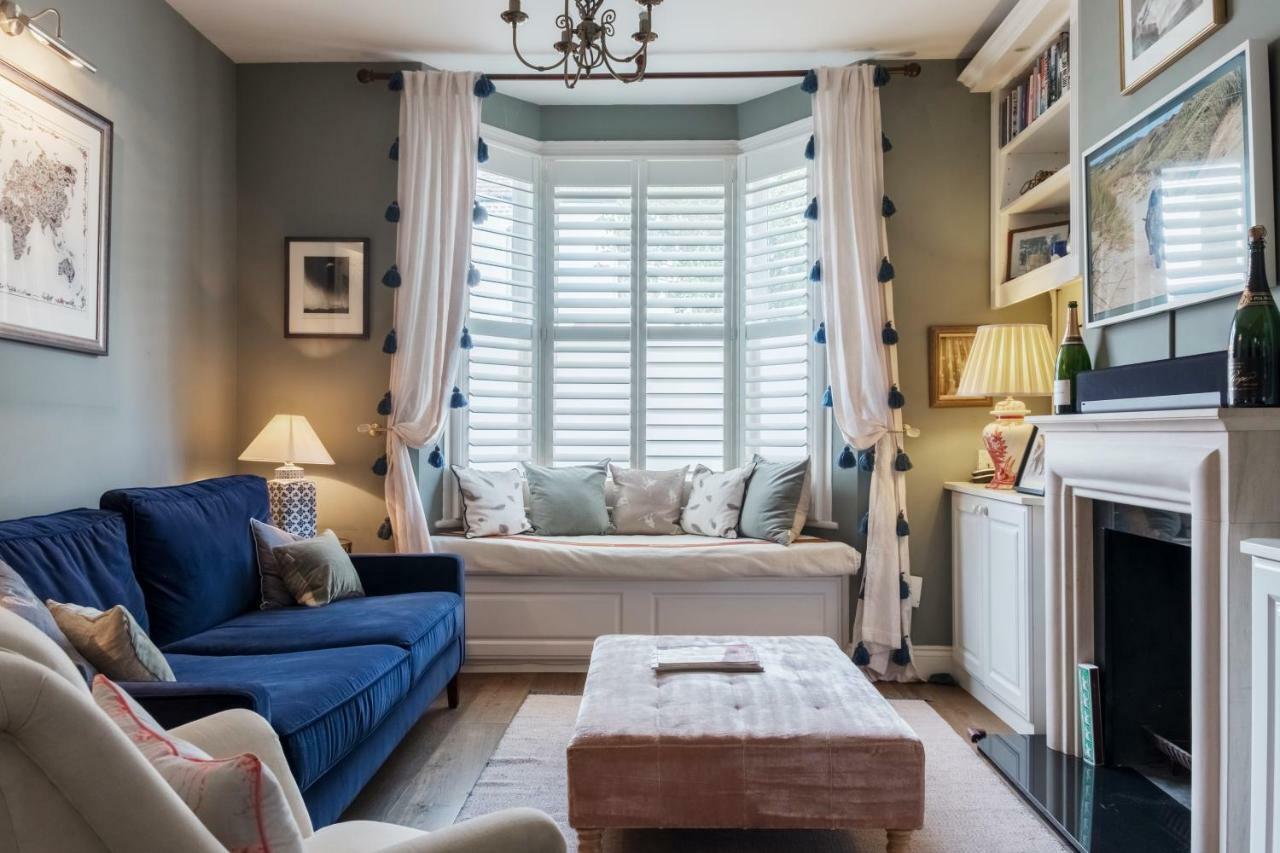 Veeve - Beautiful Interiors On A Battersea Crescent London