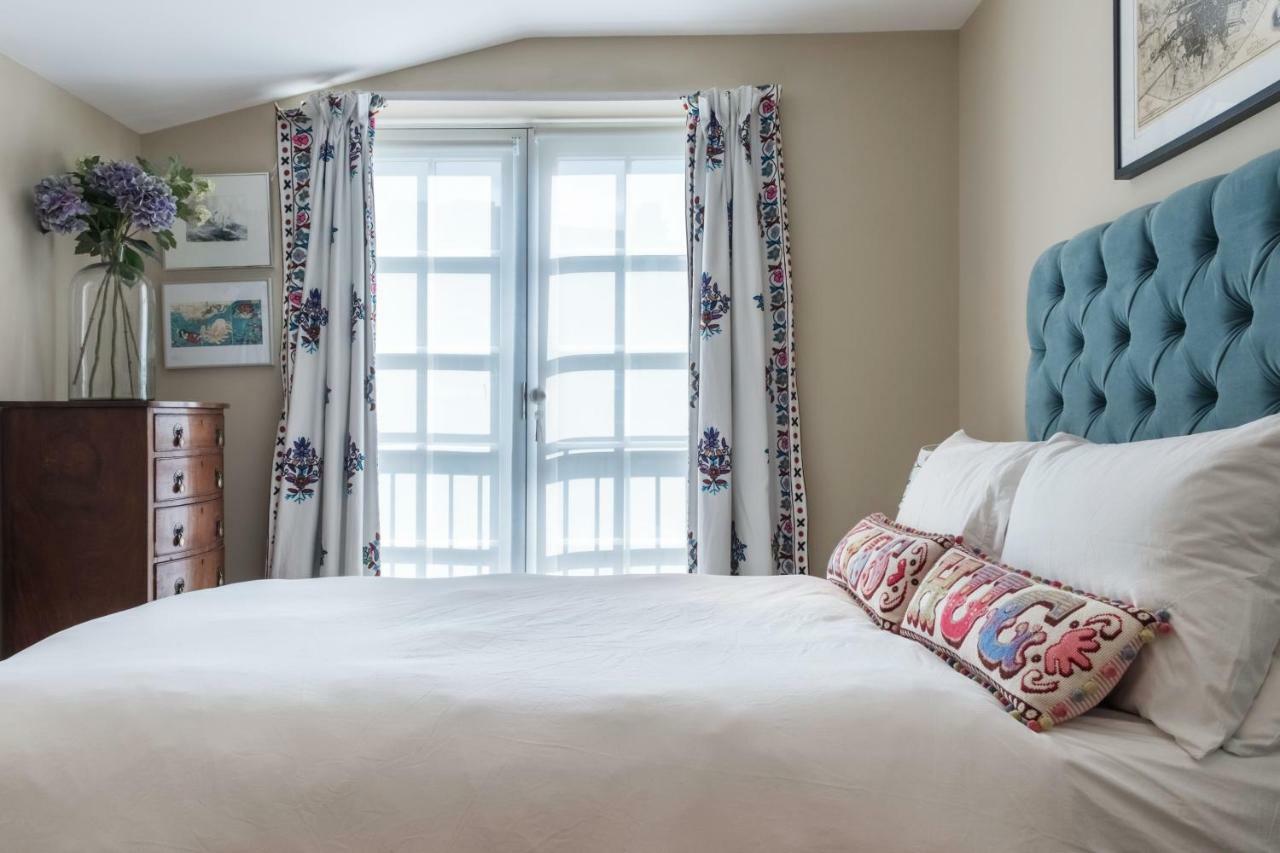 Veeve - Beautiful Interiors On A Battersea Crescent