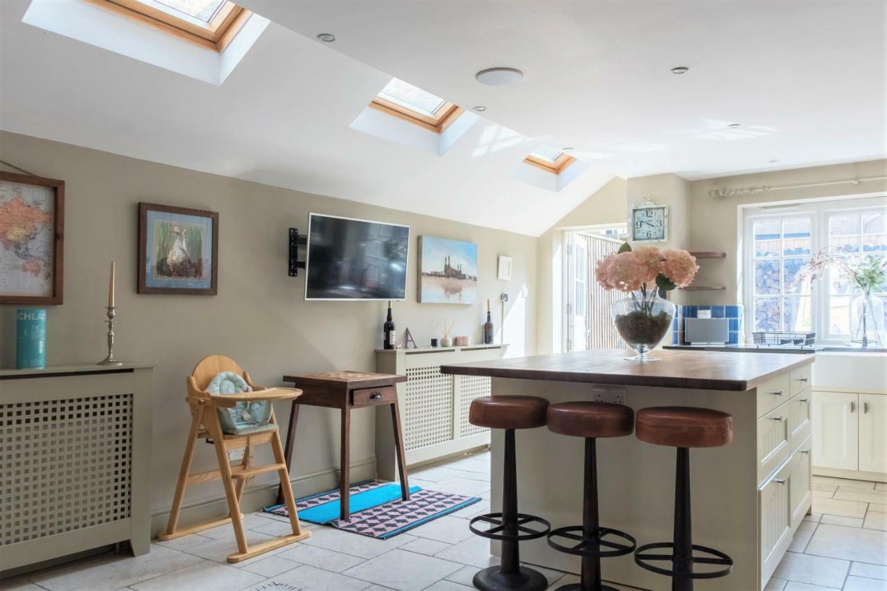 Veeve - Beautiful Interiors On A Battersea Crescent