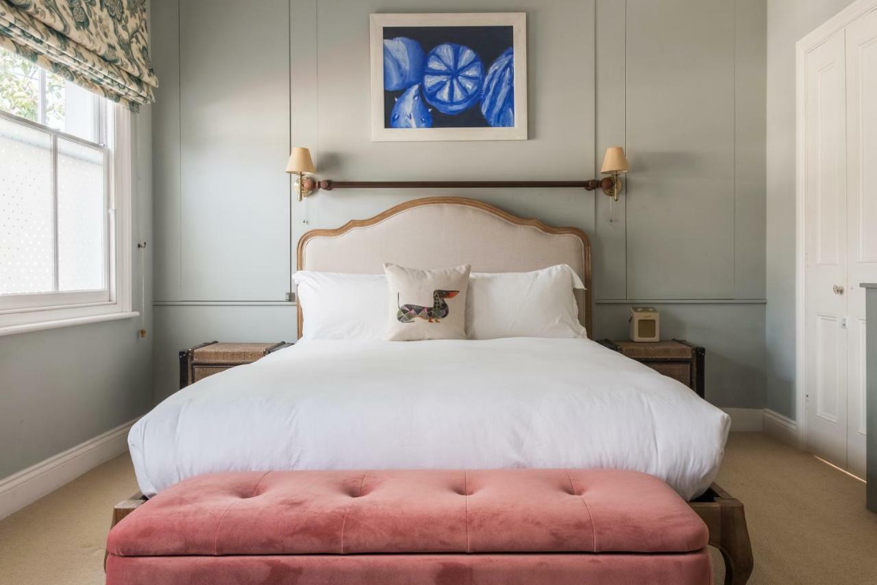 Veeve - Beautiful Interiors On A Battersea Crescent Holiday home