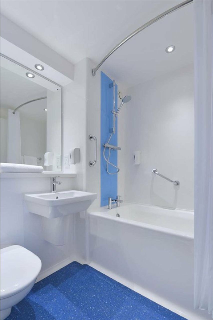 Hotel Travelodge Airport 3*