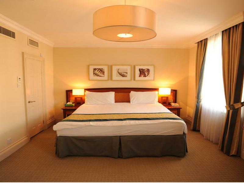 The Sumner 4*