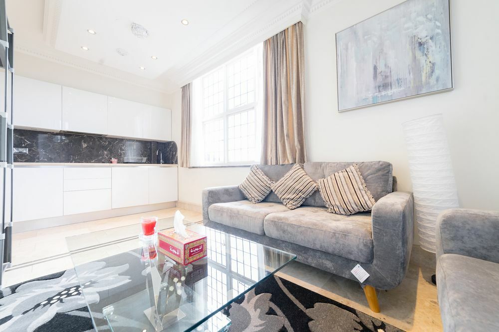Hyde Park Place Apartment London