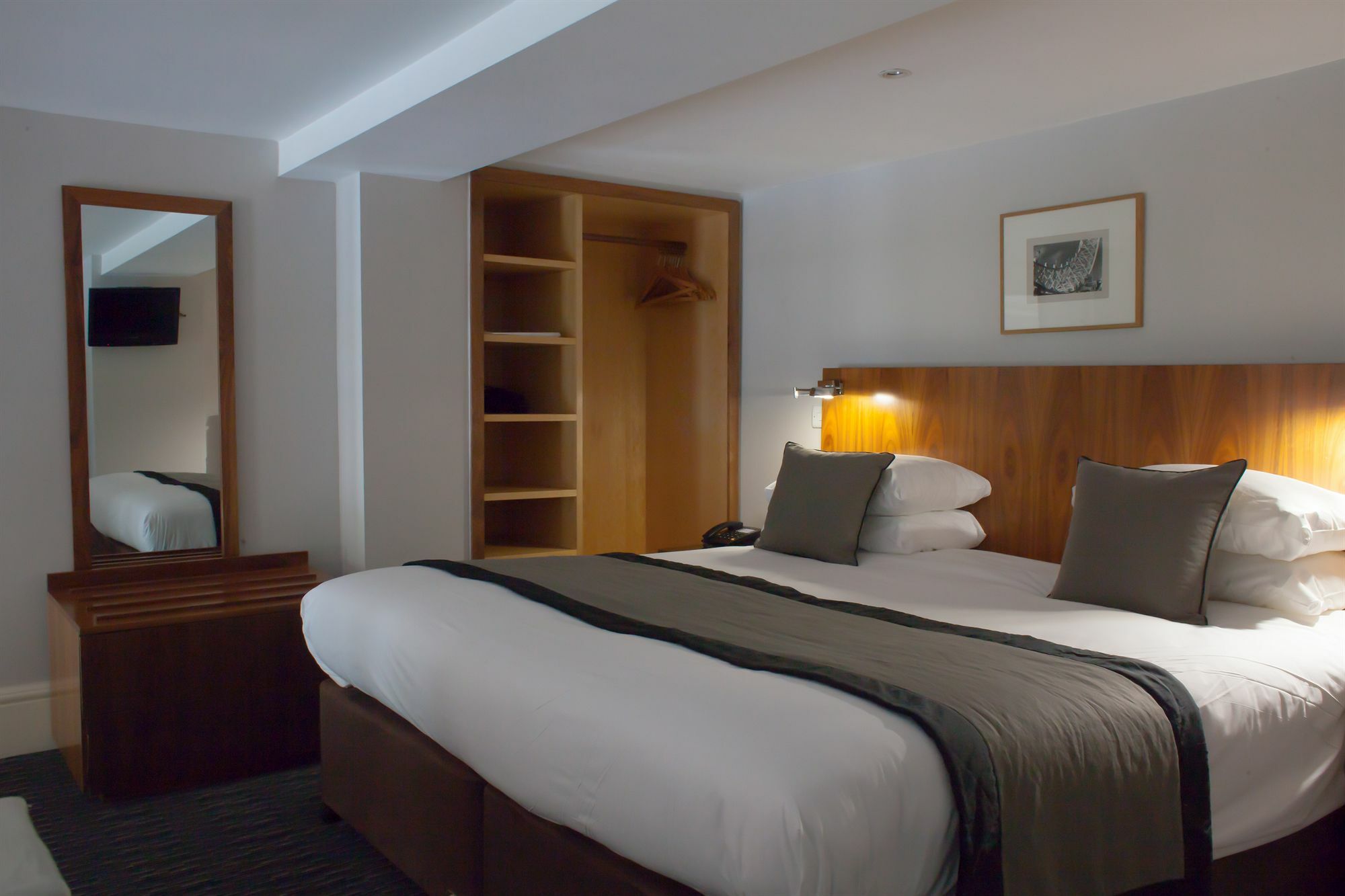 Hotel Fifty-four Boutique 4*