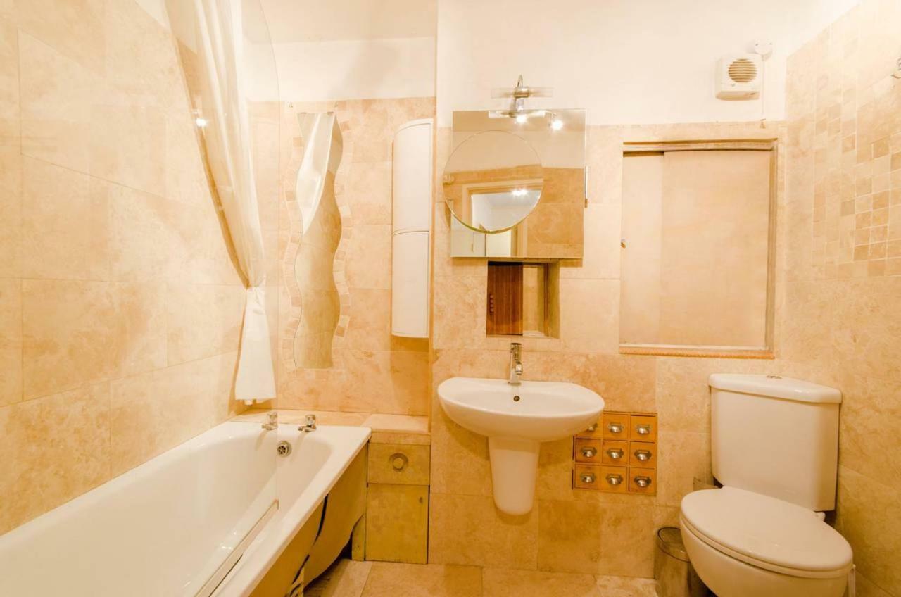 Flat Near The Centre * London