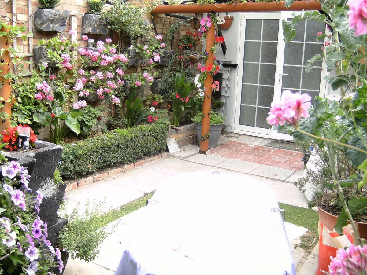 Pedro Bed & Breakfast London