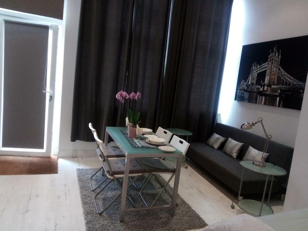 Studio On The River Thames * London