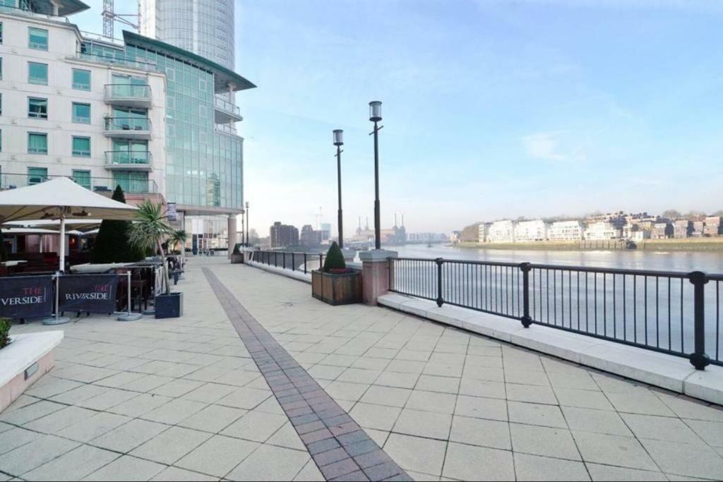 Zone 1 Riverside -st George Wharf London