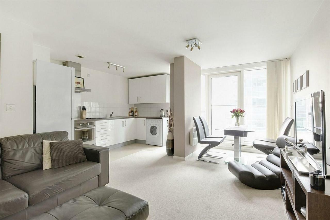 Apartment Zone 1 Riverside -st George Wharf