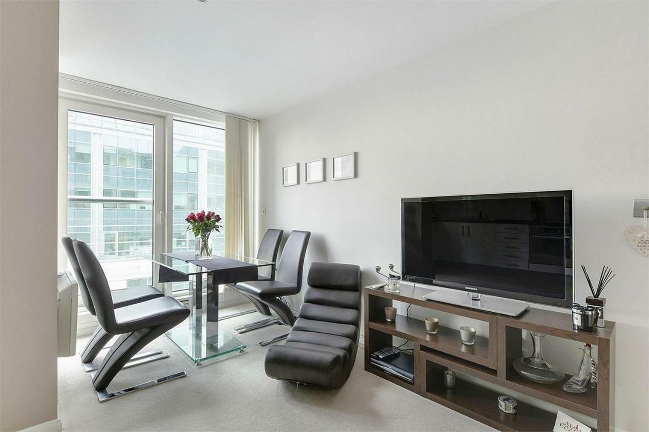 Apartment Zone 1 Riverside -st George Wharf *