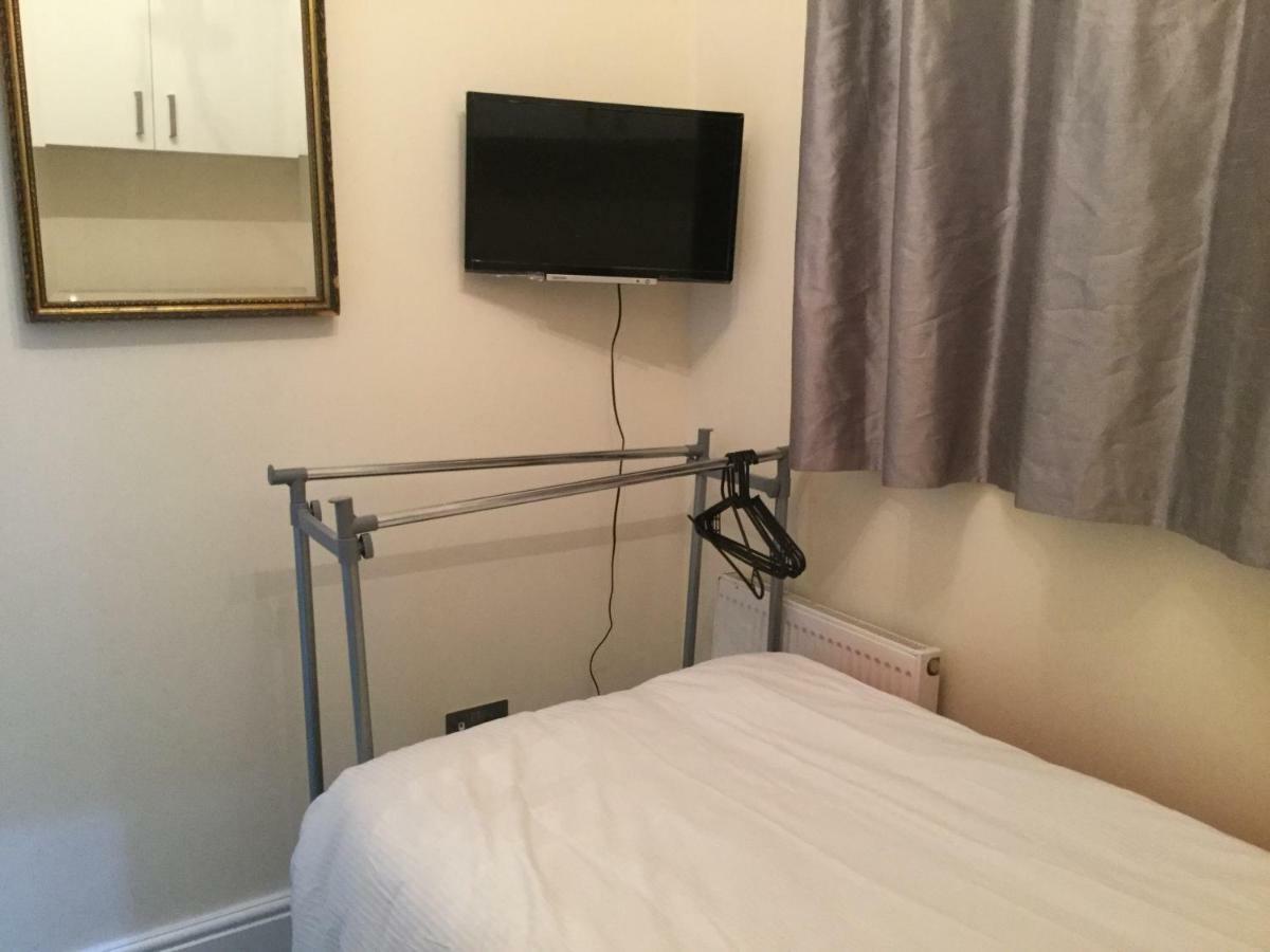 Berkeley House Guest house *