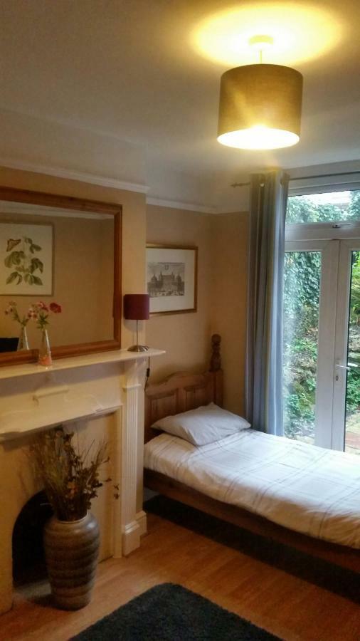 Tony's Place Bed & Breakfast London