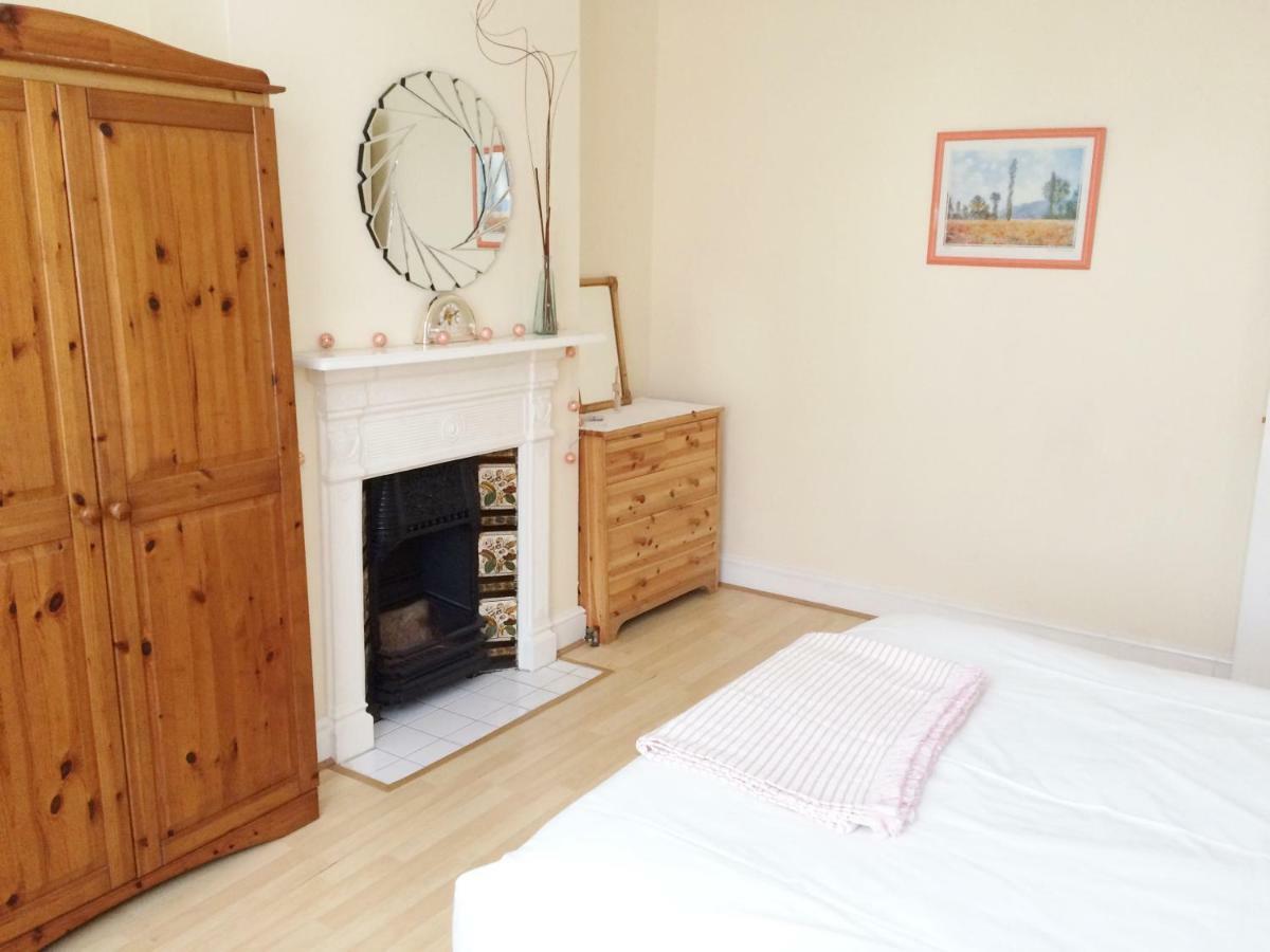 Spacious West 2 Bedroom