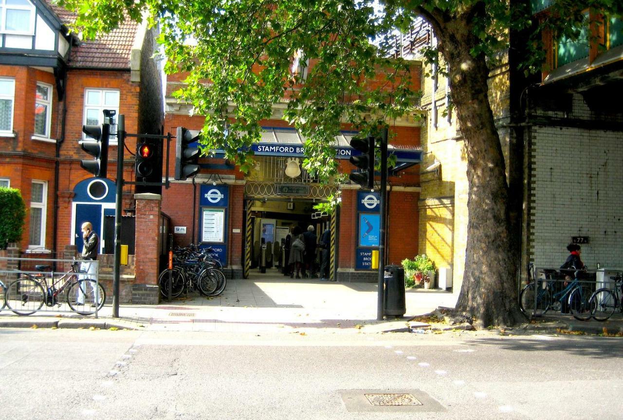 8 Ravenscourt Gardens Apartment *