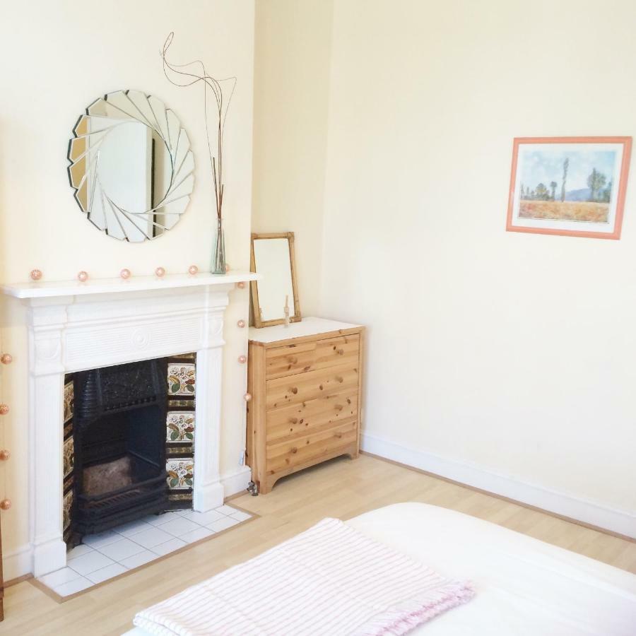 Apartment Spacious West 2 Bedroom *
