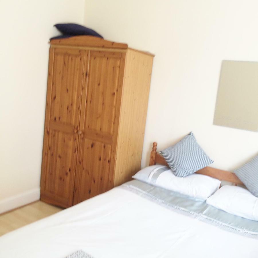 Spacious West 2 Bedroom Apartment