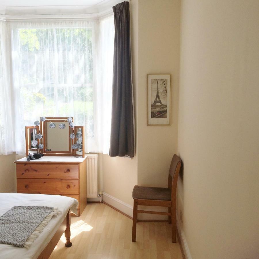 Spacious West 2 Bedroom Apartment