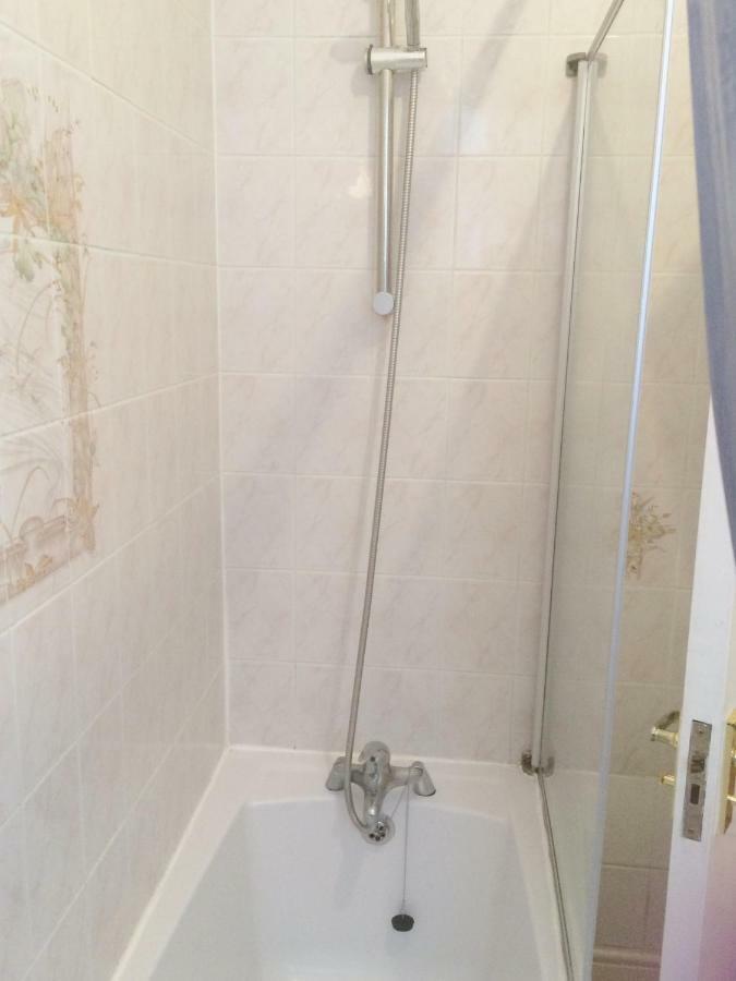 Spacious West 2 Bedroom Apartment