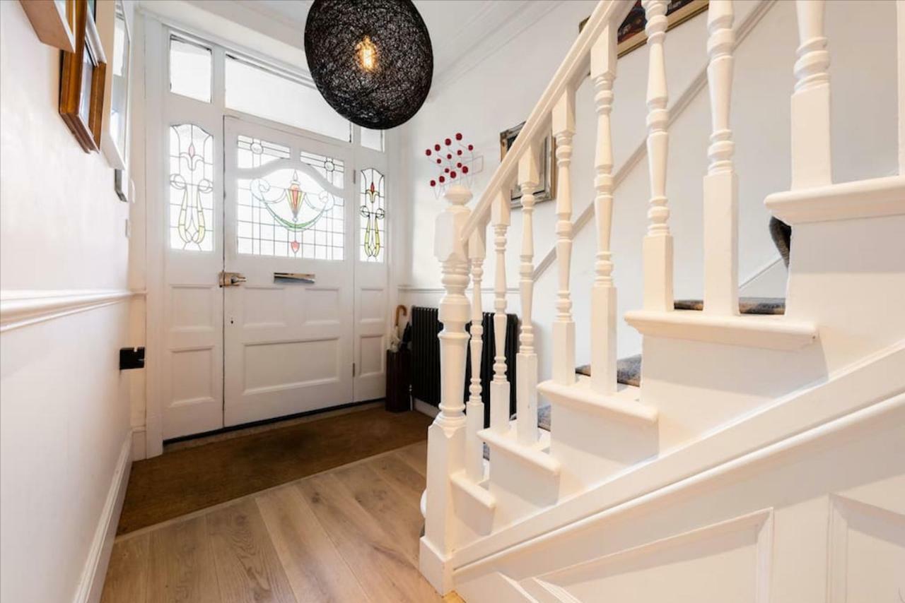 Holiday home Gorgeous, 4 Bed Victorian House In Dollis Hill *