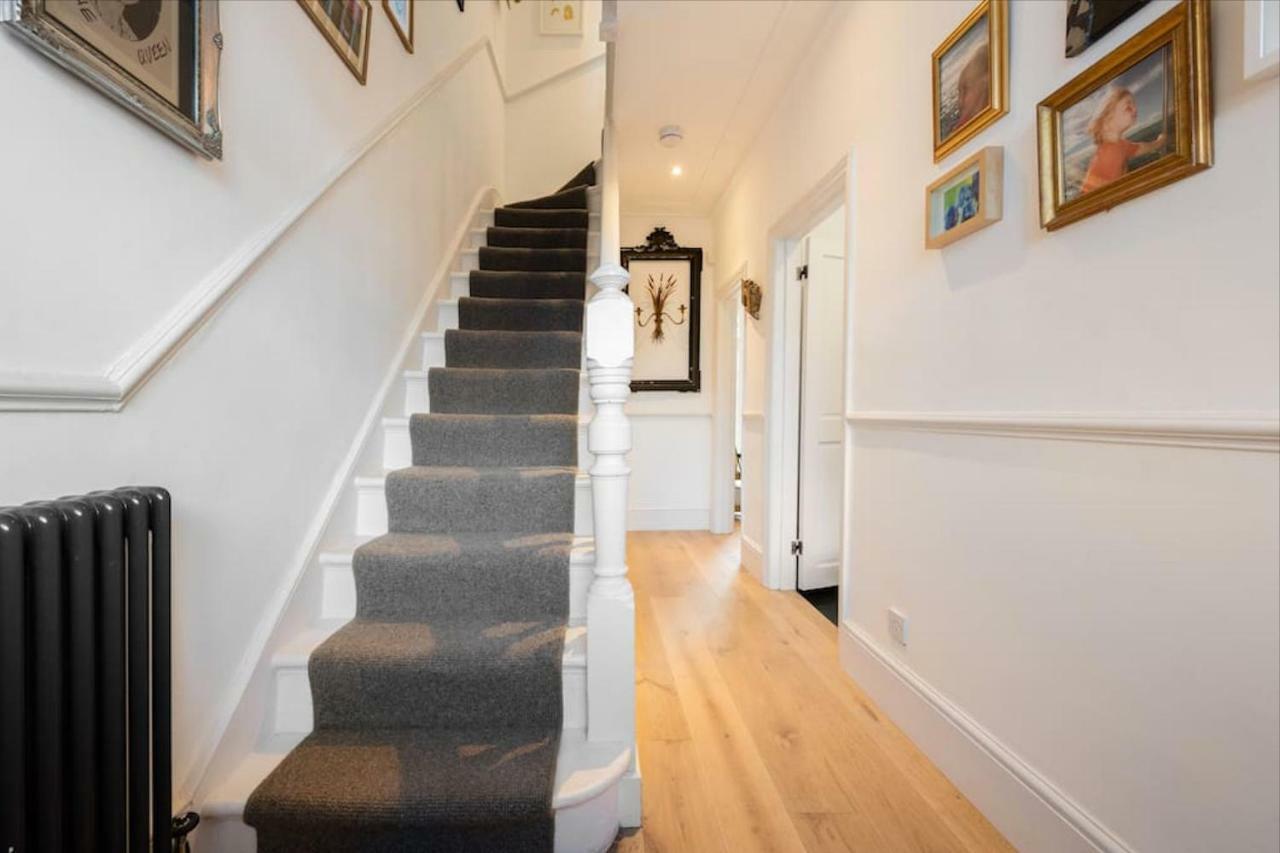 Gorgeous, 4 Bed Victorian House In Dollis Hill *