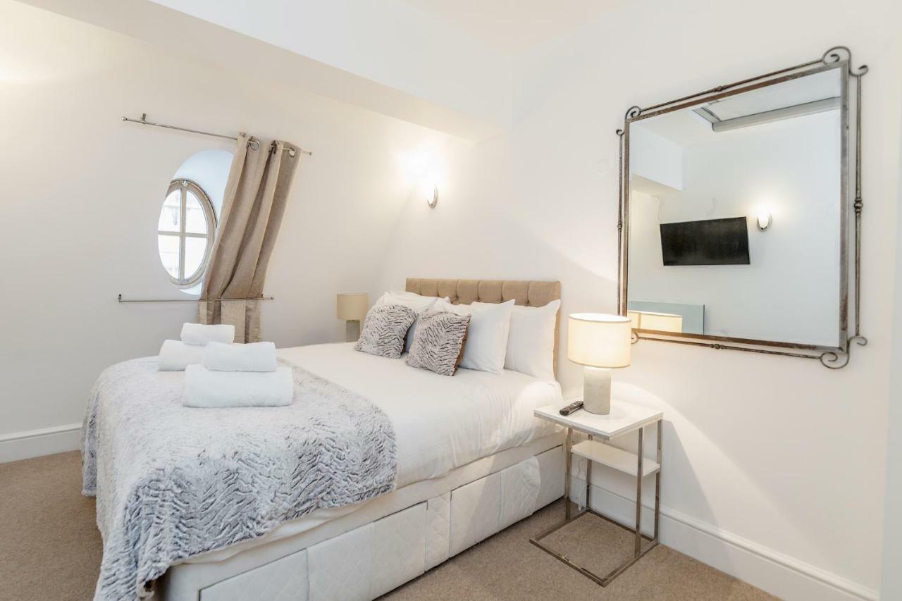Apartment Outstanding Trafalgar Penthouse, Sleeps 8 London