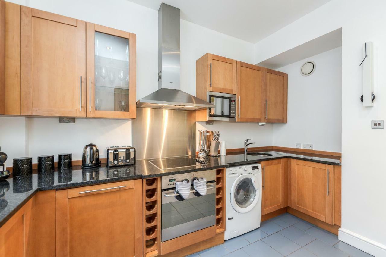Outstanding Trafalgar Penthouse, Sleeps 8 *