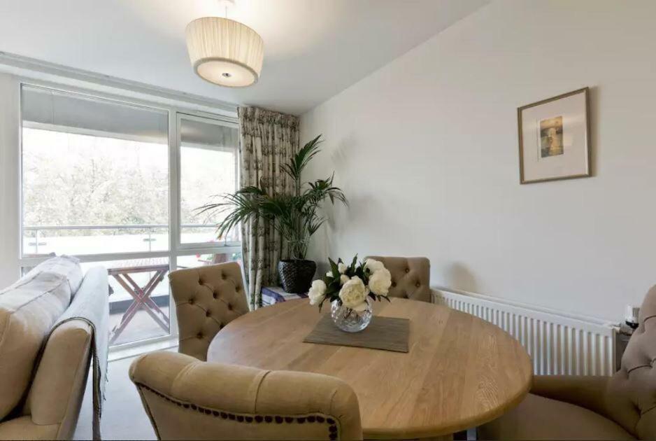 Apartment Wyatt Court London