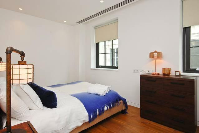 Wigmore Street Apartment