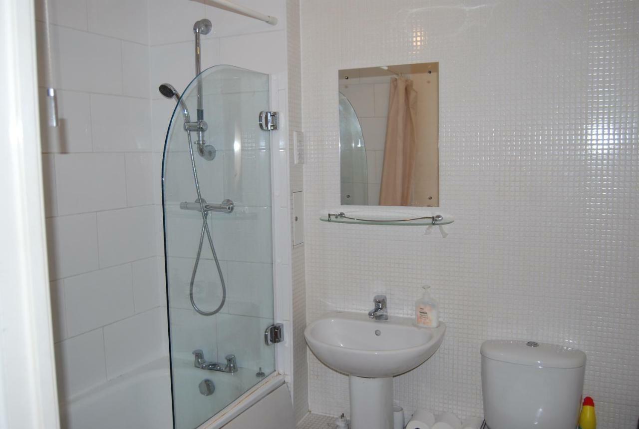 Ebbett Court Apartment *
