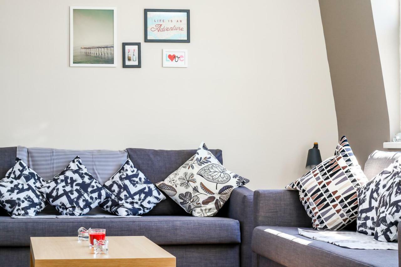 View Flat @ Liverpool St. Apartment *