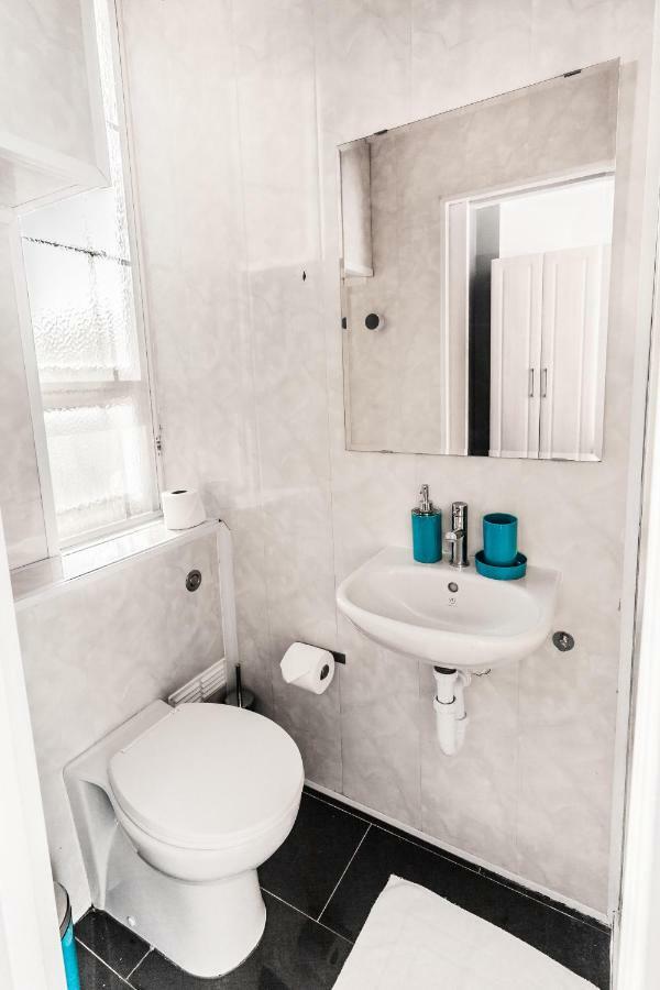 Private En-suite @ Liverpool Street, Brick Ln Guest house